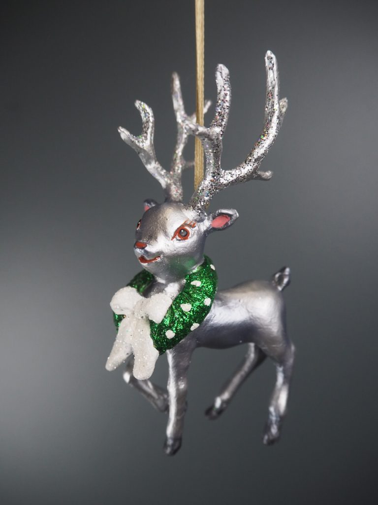 Rudolph w wreath silver whi bow orn.