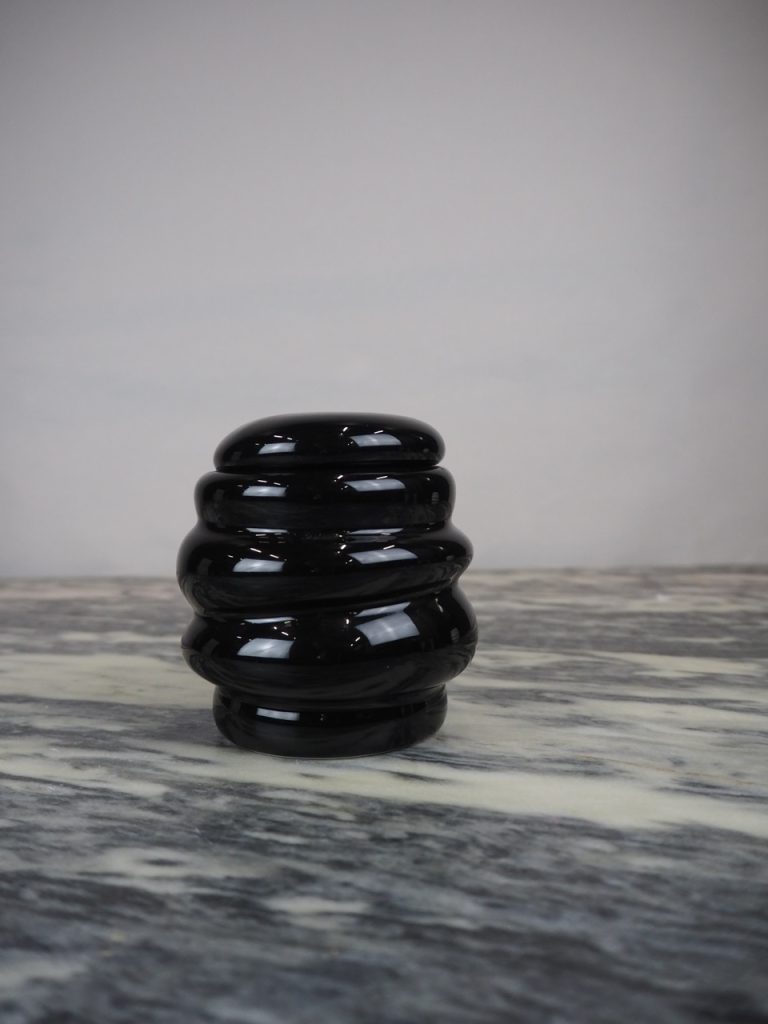 Hive candle the night - Image 3