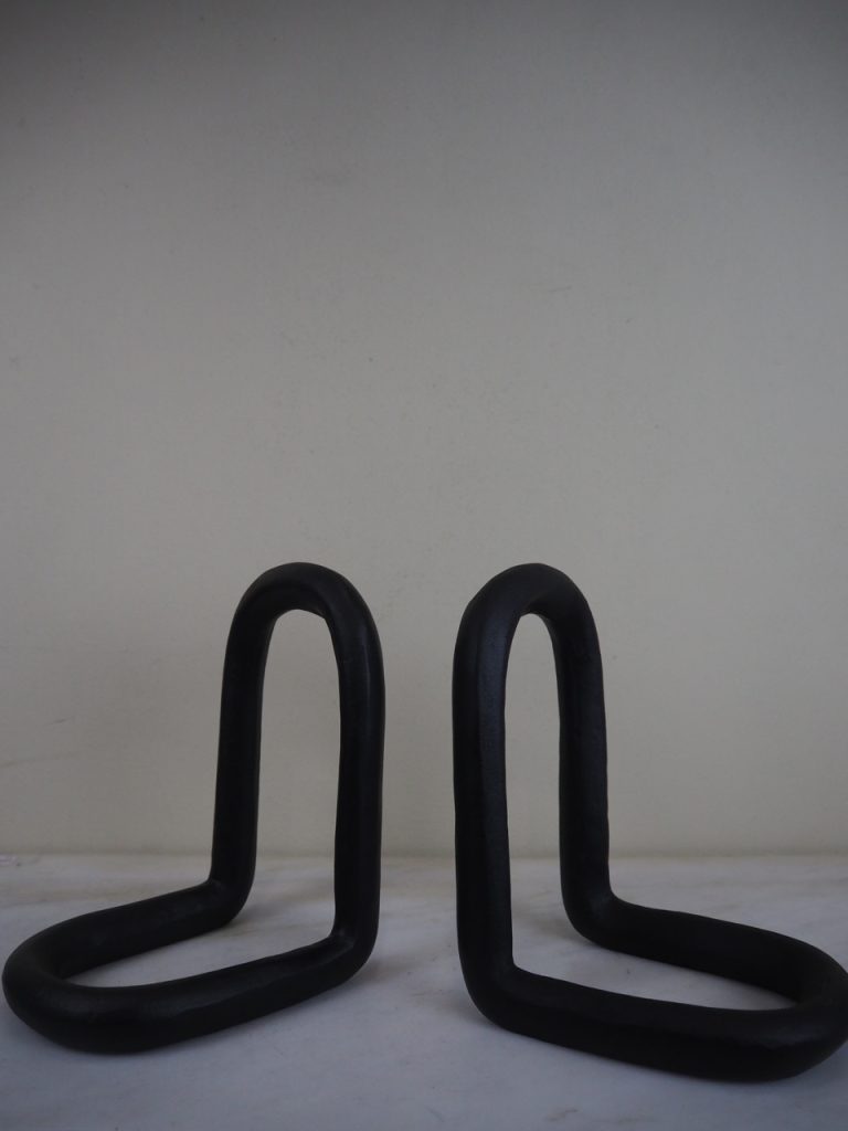 Bookend black