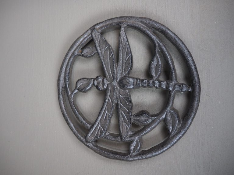 Dragonfly trivet
