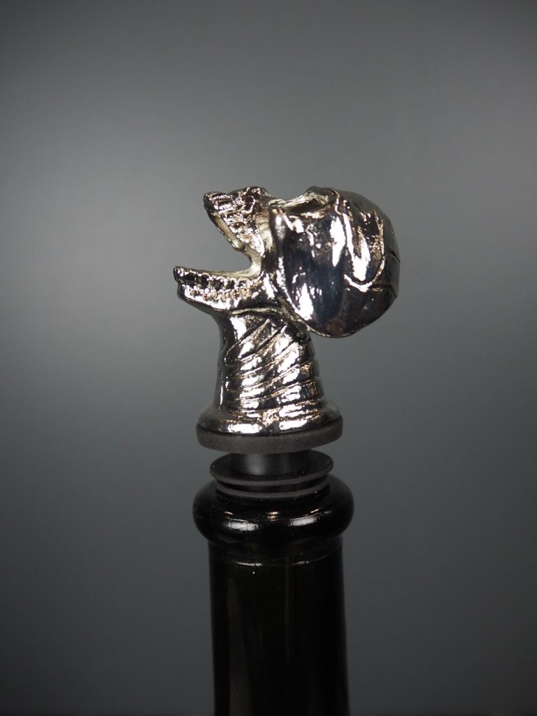 Skull wine pourer