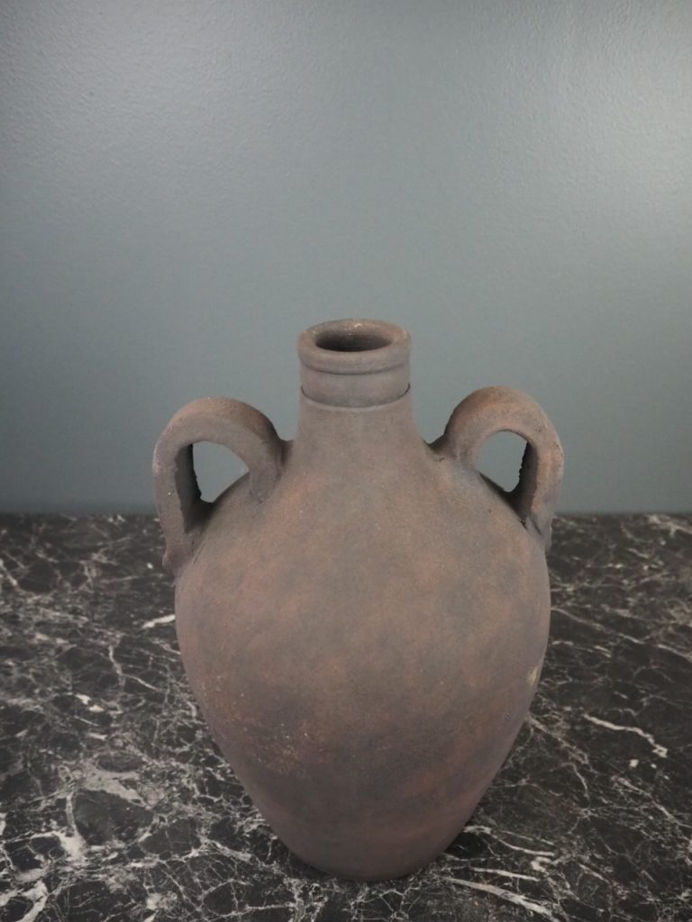 Galatea black vase w handle - Image 4