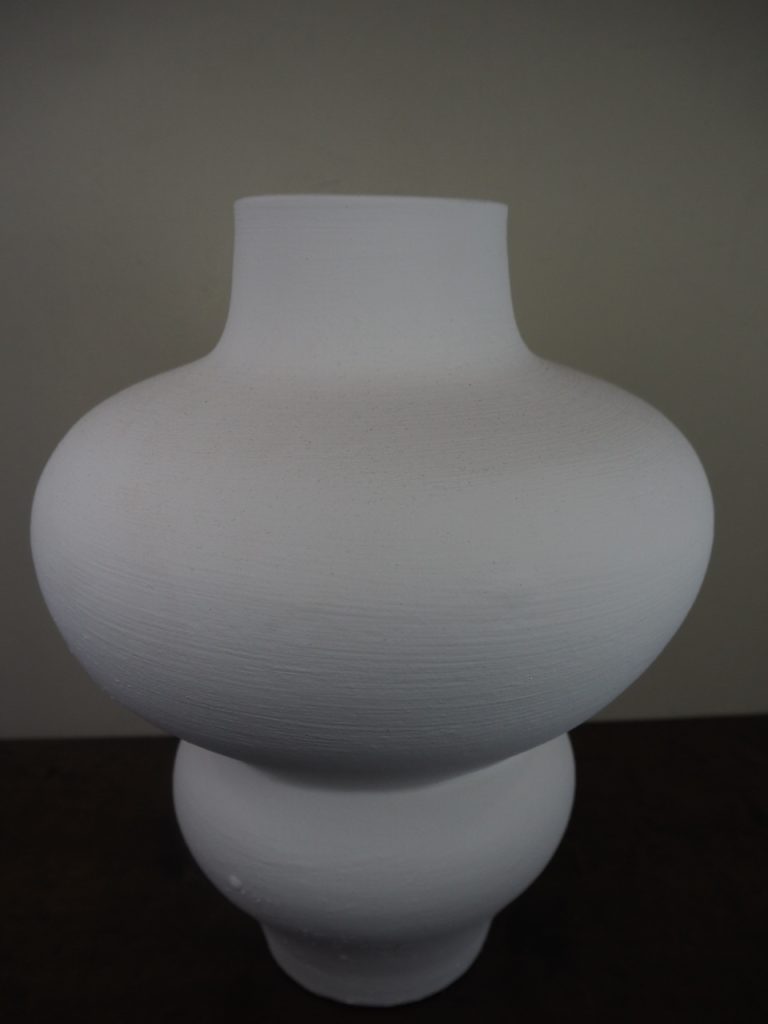 Opal white vase - Image 4