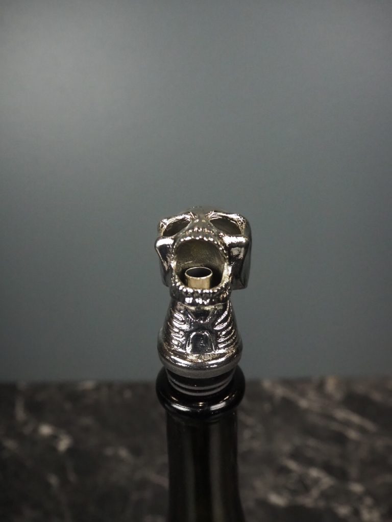Skull wine pourer - Image 7