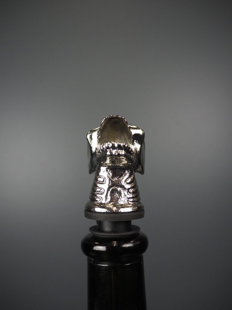 Skull wine pourer - Image 9