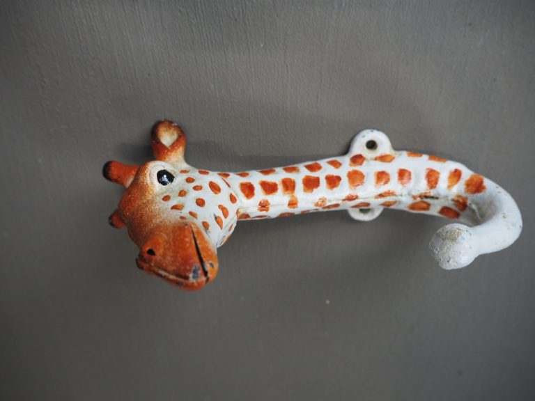 Giraffe Hook - Image 4