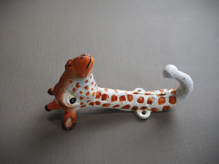 Giraffe Hook - Image 5