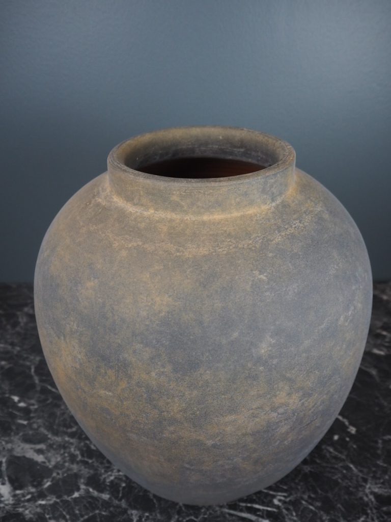 Amathus Guzi vessel Medium