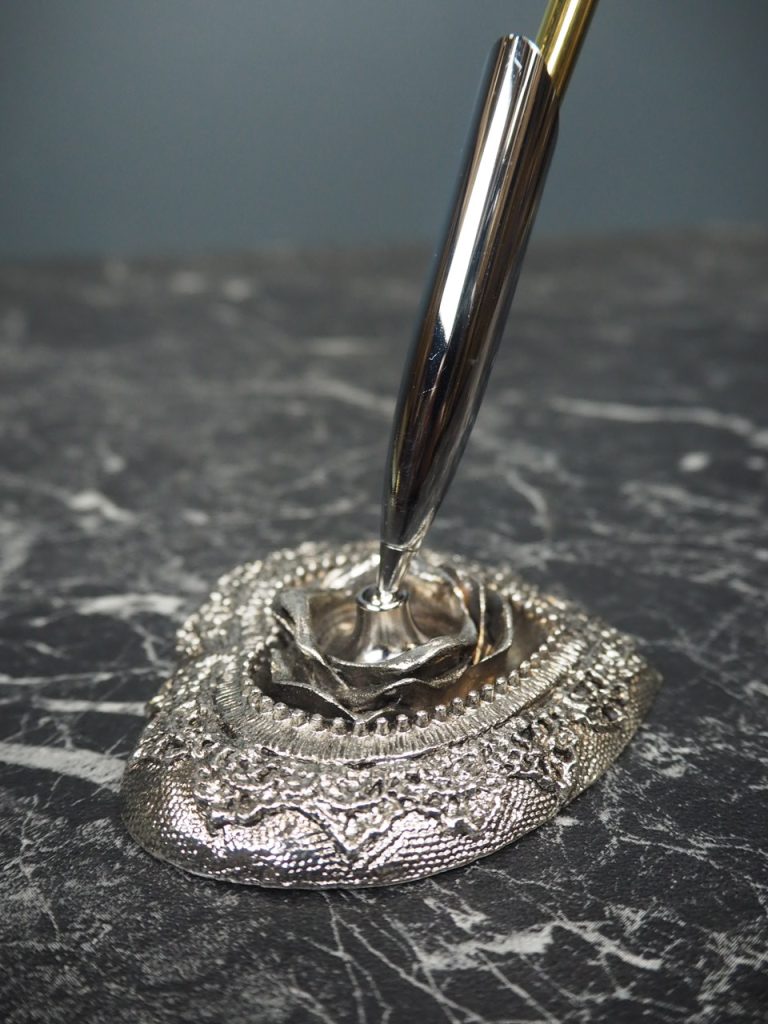 Pen holder