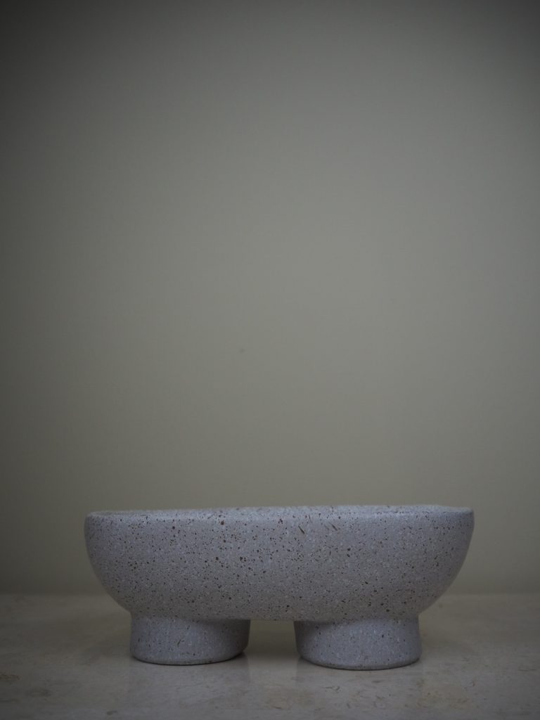 Bowl on foot