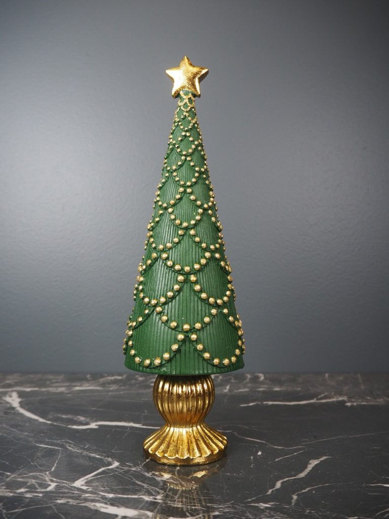 Polyresin tree green