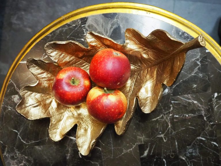 Royal Oak leaf tray - Image 3