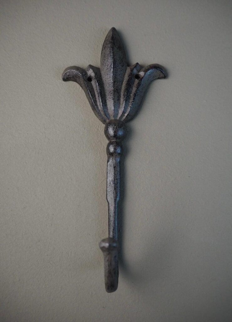 Lily hook - Image 2
