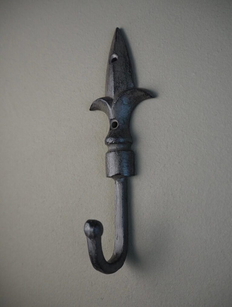 Hook - Image 2