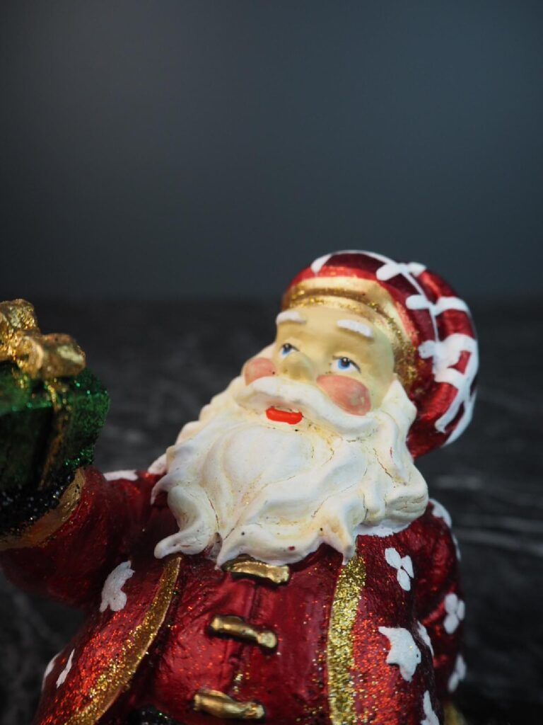 Chilling Santa red/white - Image 3