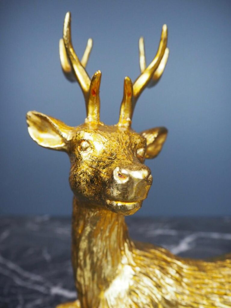 Deer lying - Image 2