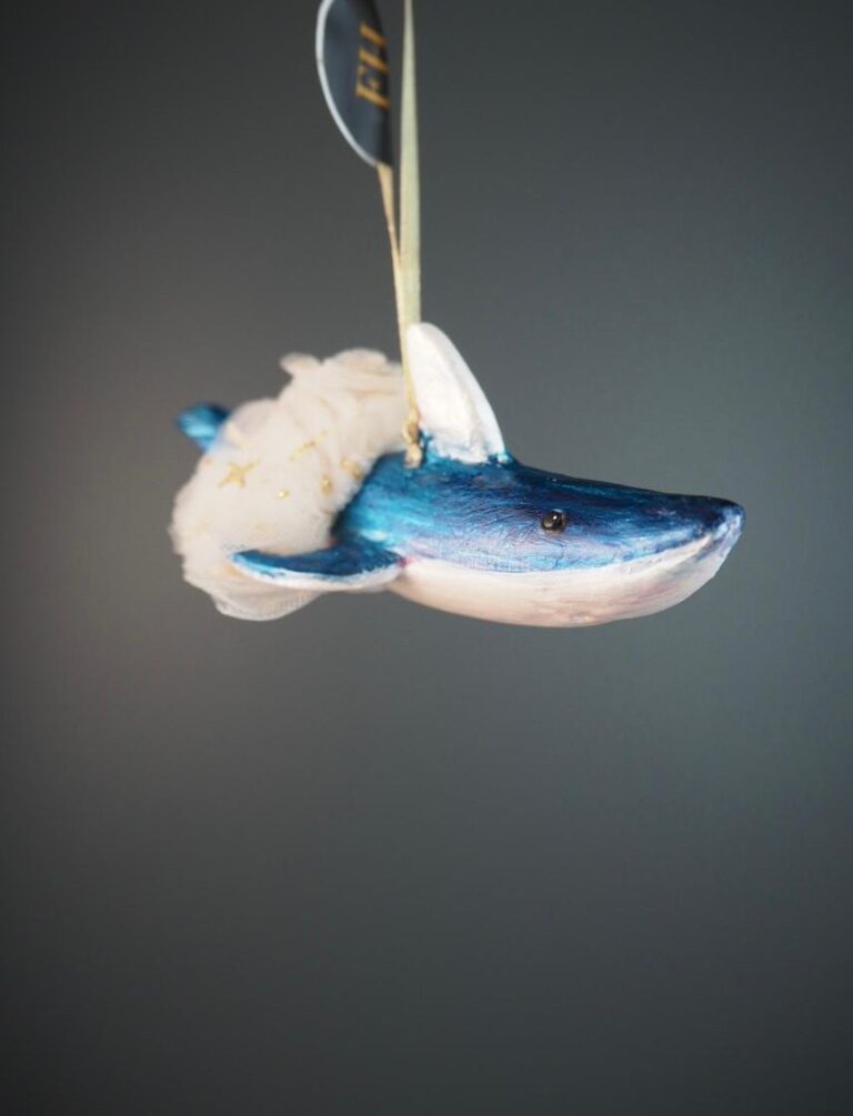 Whale blue red w/ skirt - Image 2