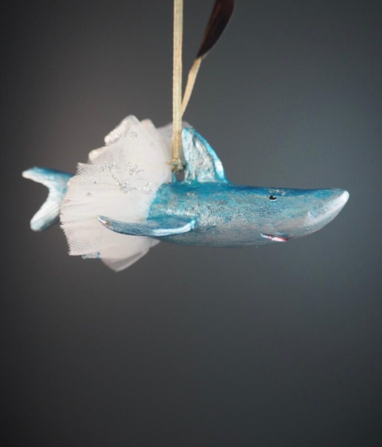 Whale pearl blue w/ skirt - Image 2