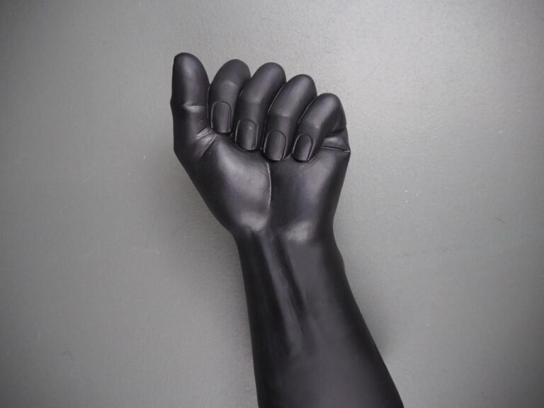 Hand candle holder - Image 2