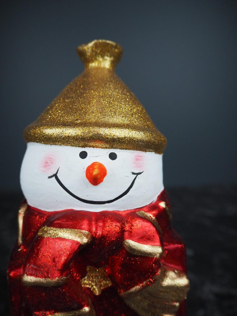 Straw hat snowman red big - Image 3