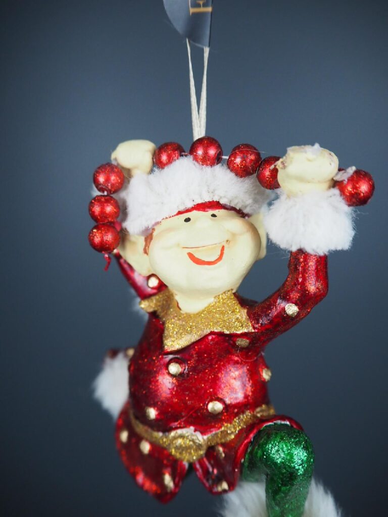 Playing elf red/white w/ fur - Image 2