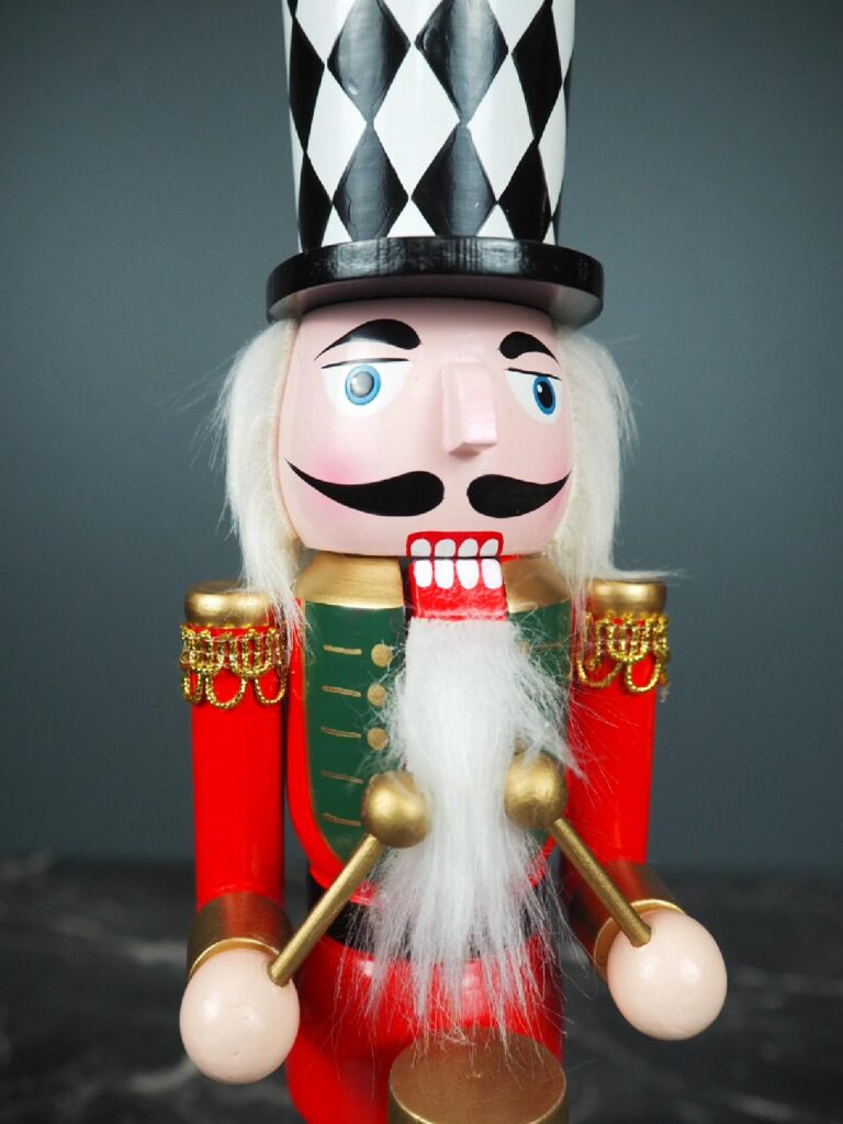 Nutcracker check hat CH - Image 3