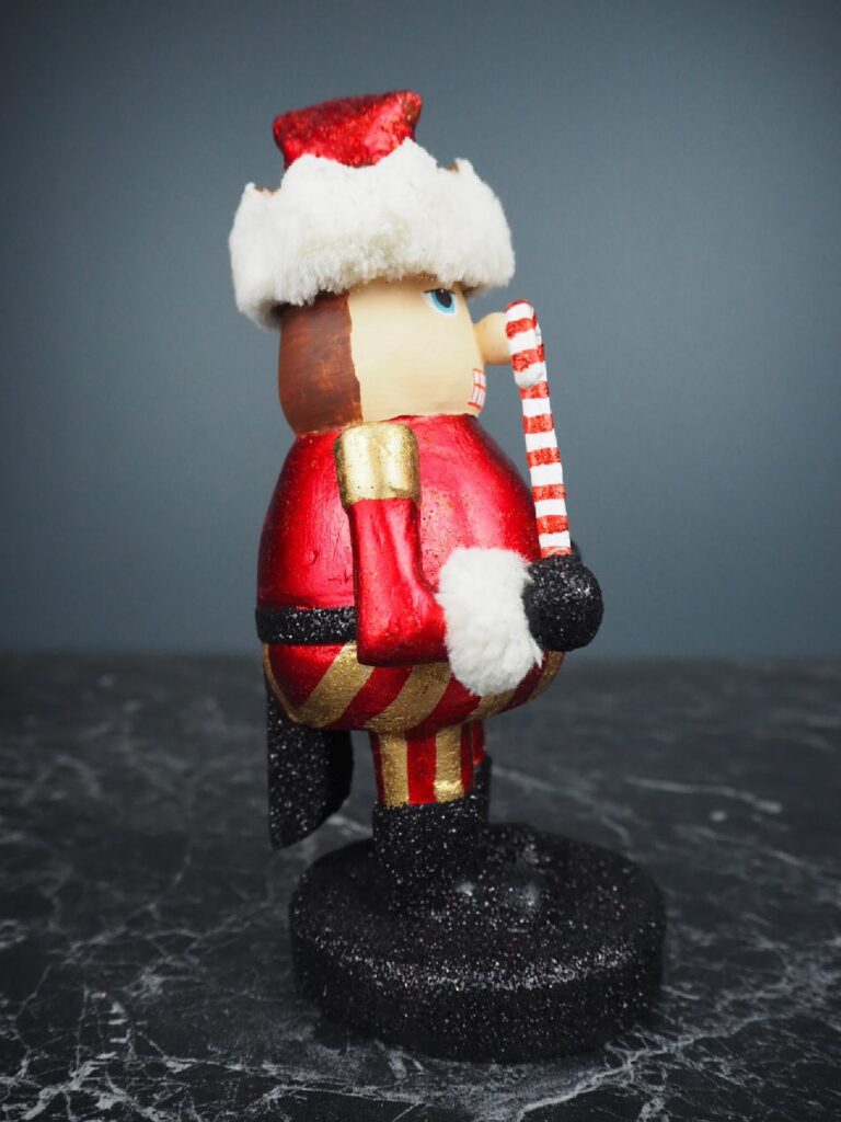Chubby nutcracker red w/ fur - Image 2