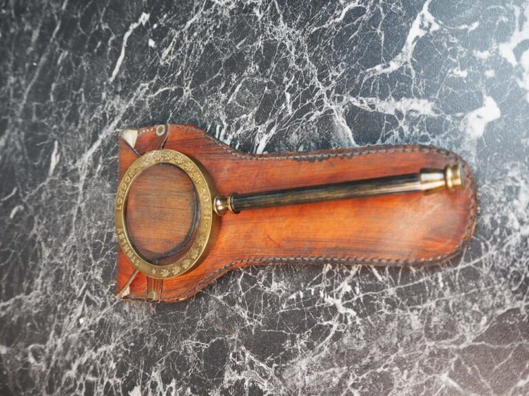 Magnify w/ case - Image 4