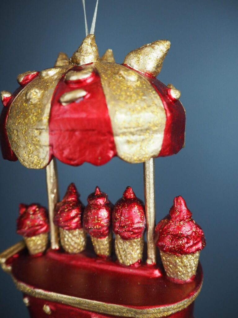 Ice cream cart red/gold orn - Image 2