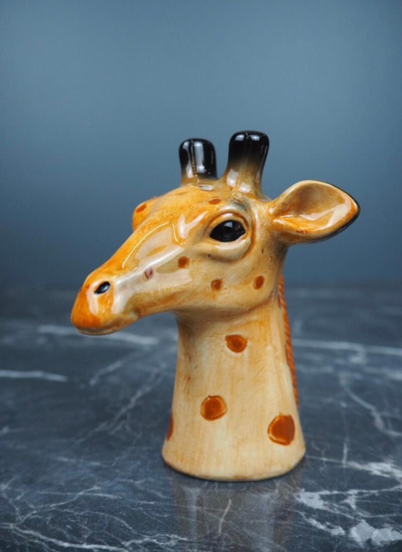 Giraffe salt and pepper