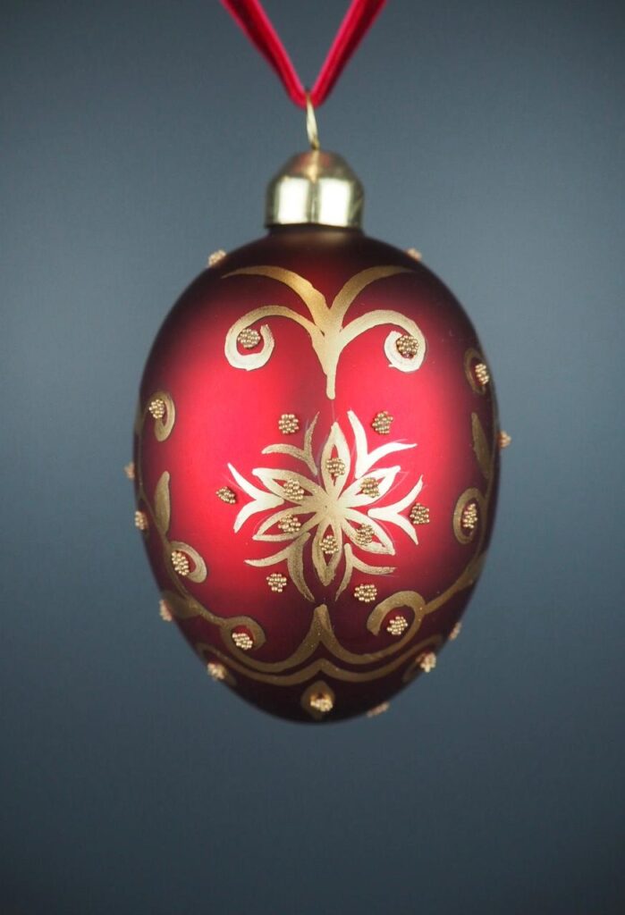 Glass egg red