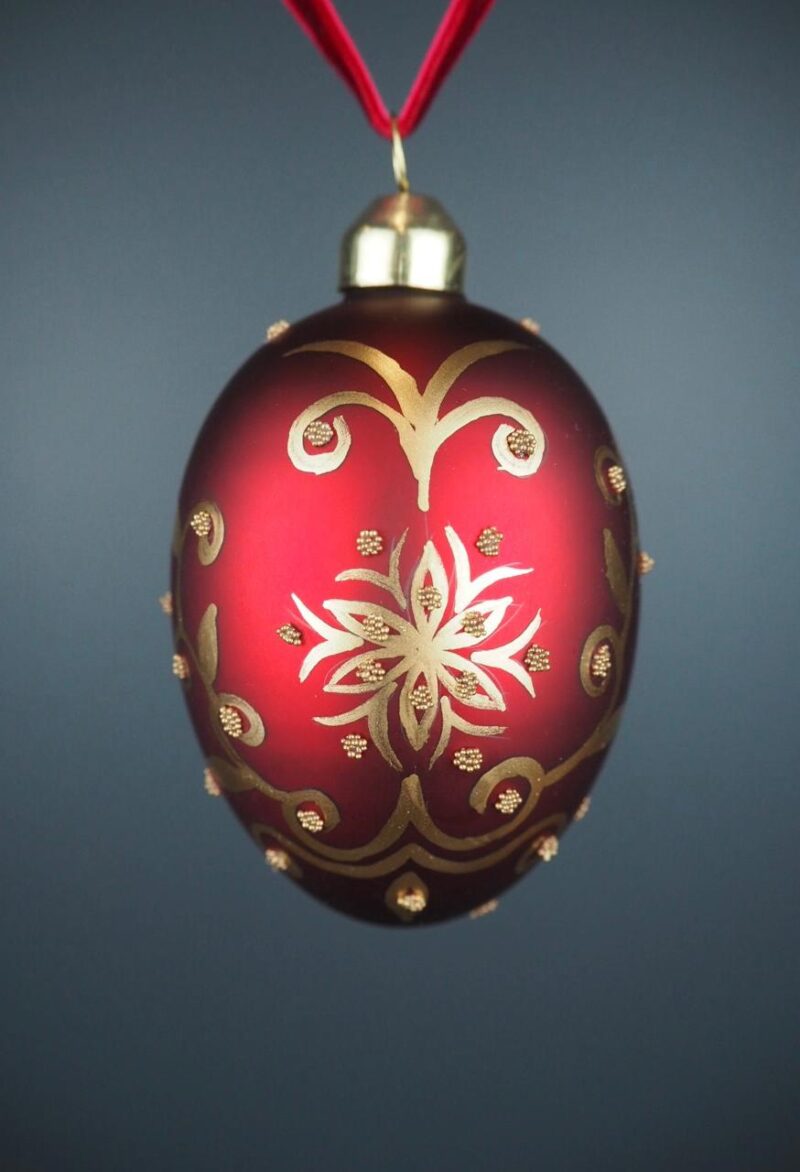 Glass egg red
