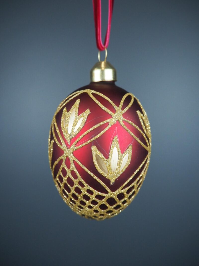 Glass egg red