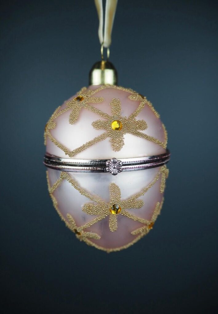 Glass egg box pink