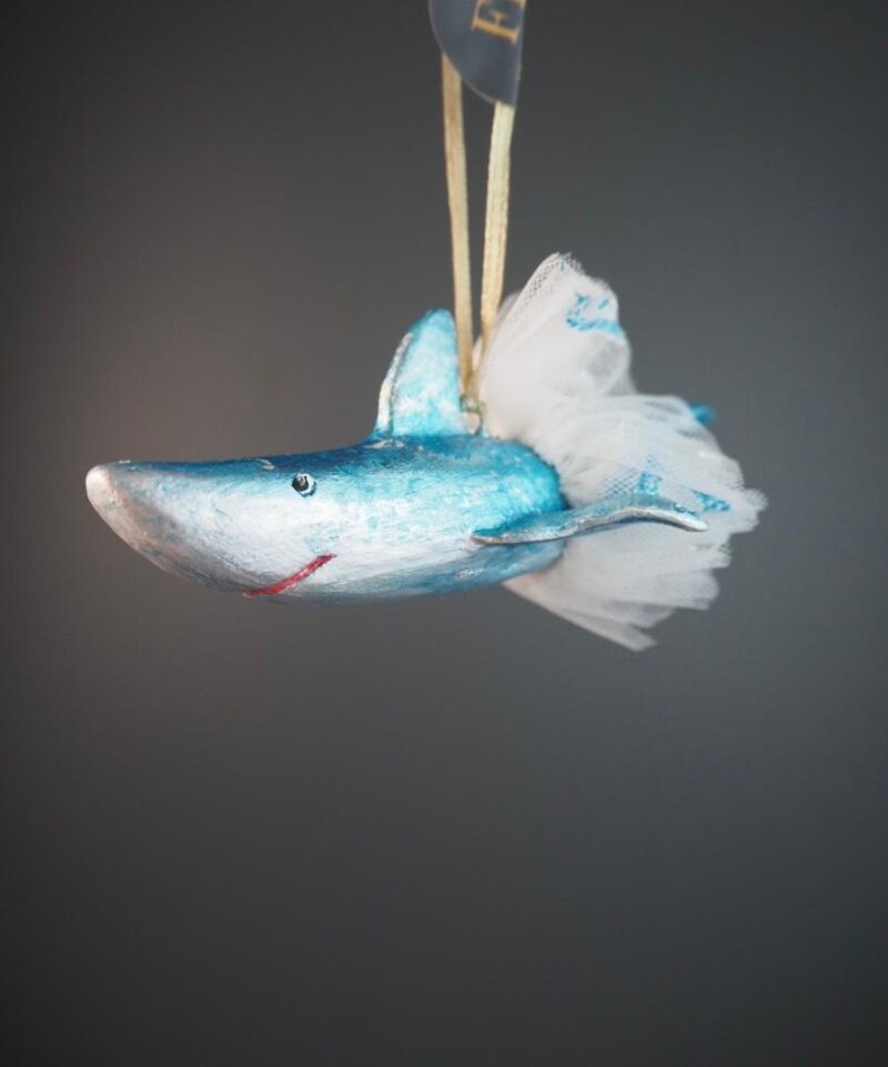 Whale pearl blue w/ skirt