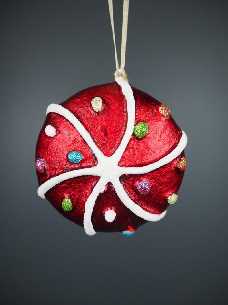 Criss cross buns in red/ glits