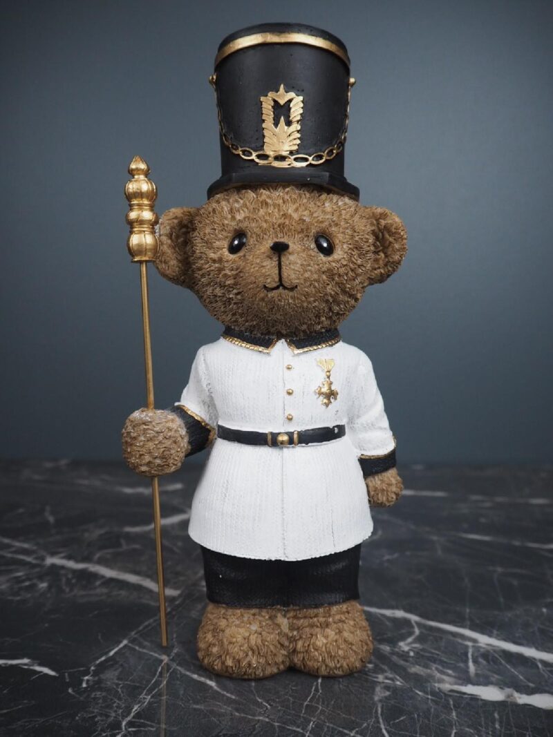 Bear solider white
