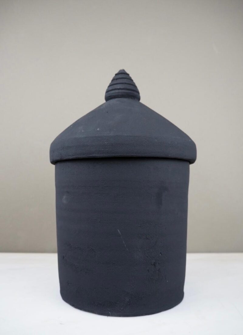 Tambol vessel black w cap S Seklet
