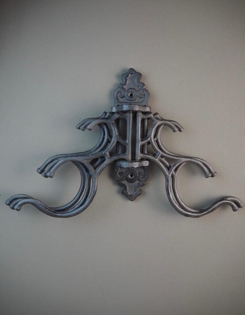 Hook w many hooks