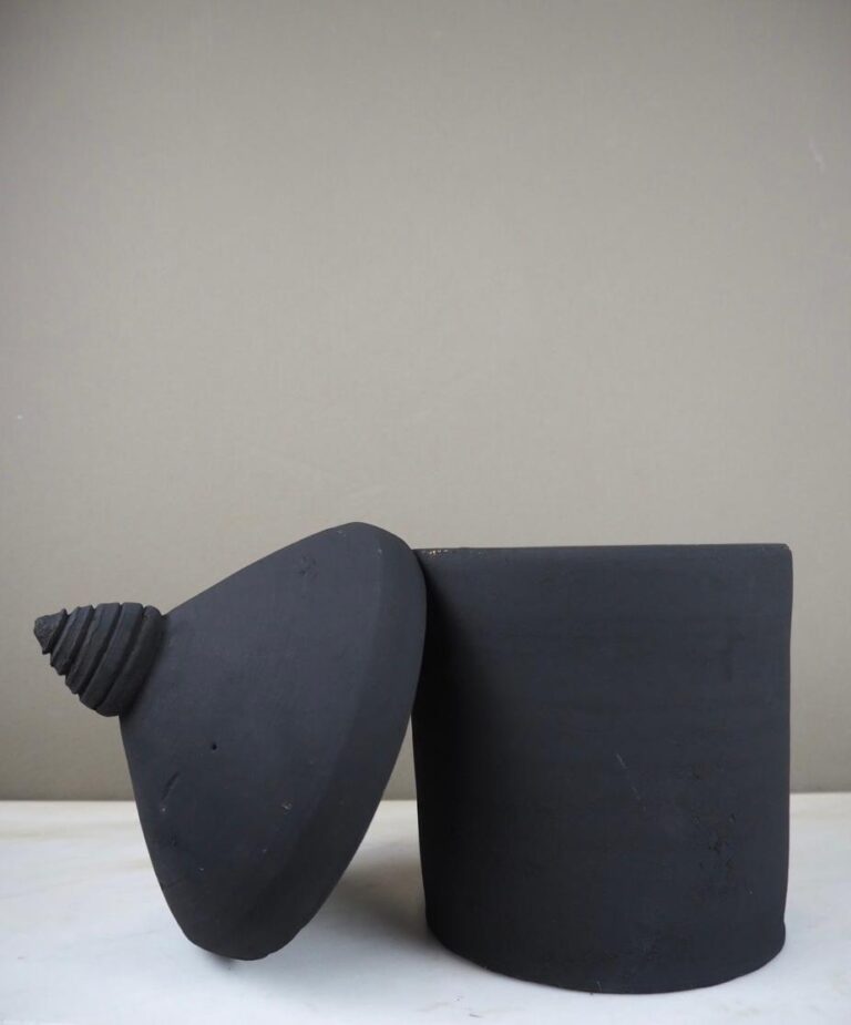 Tambol vessel black w cap S Seklet - Image 3