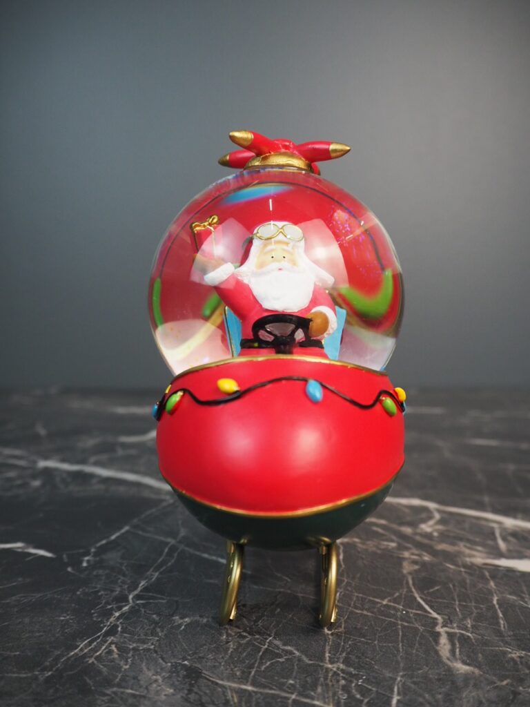 Santa helicopter snowglobe 80mm - Image 4