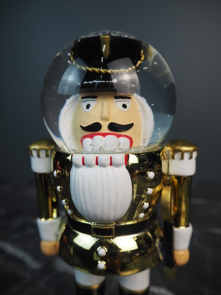 Nutcracker golden snowglobe 65mm - Image 2