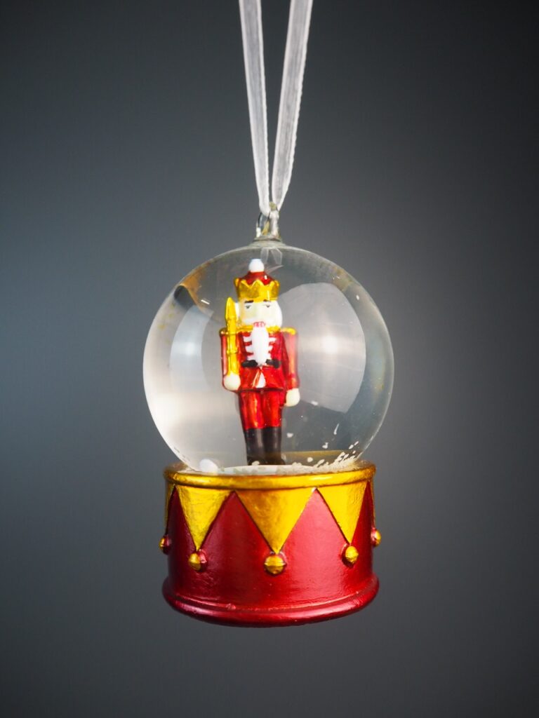 Nutcracker snowglobe 45mm - Image 2