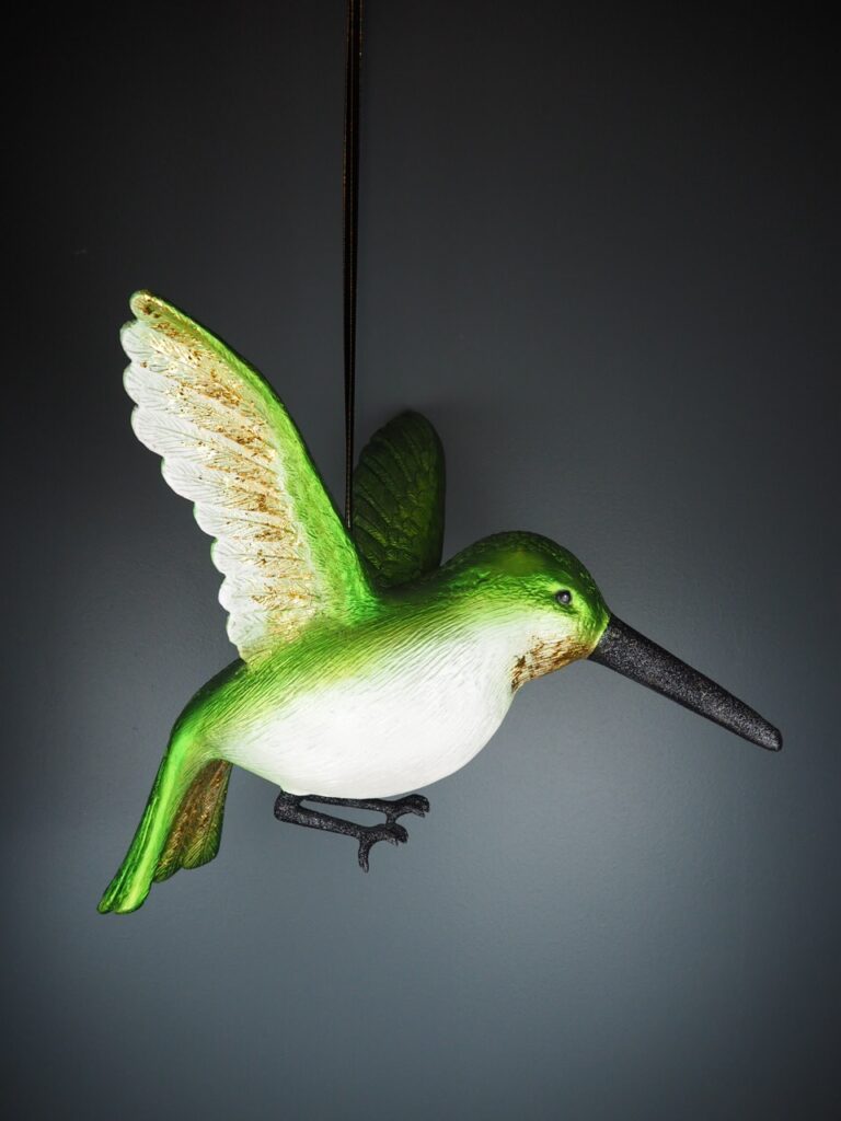 Humming bird big green