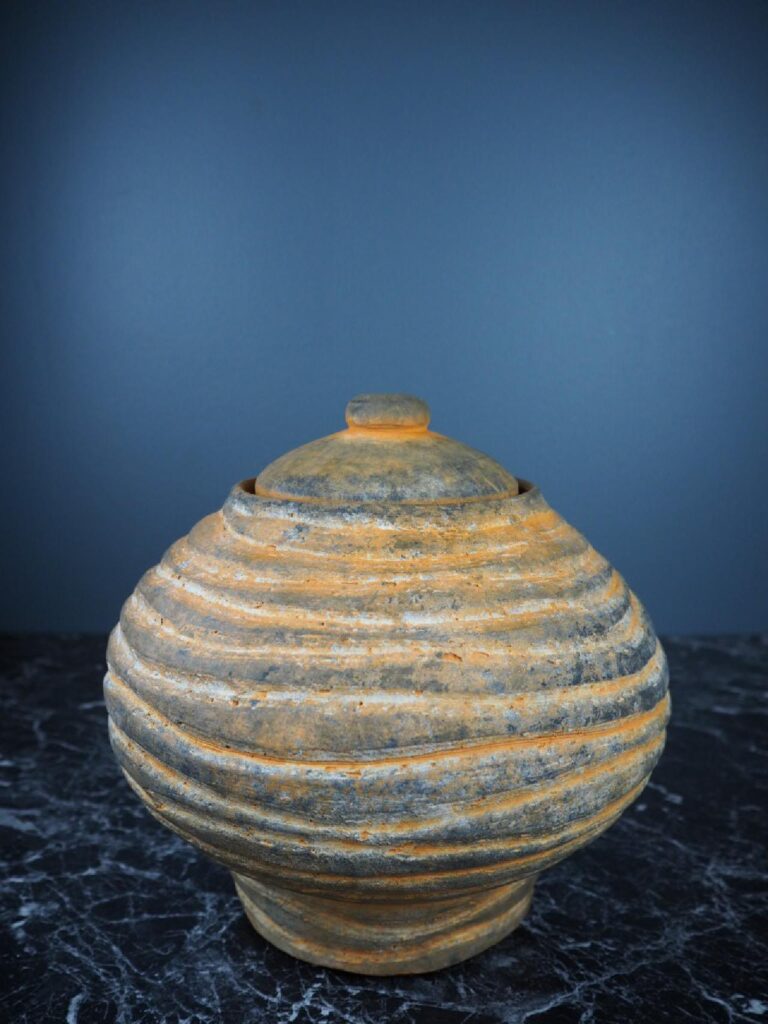 Terracotta reverse vase w cap - Image 2