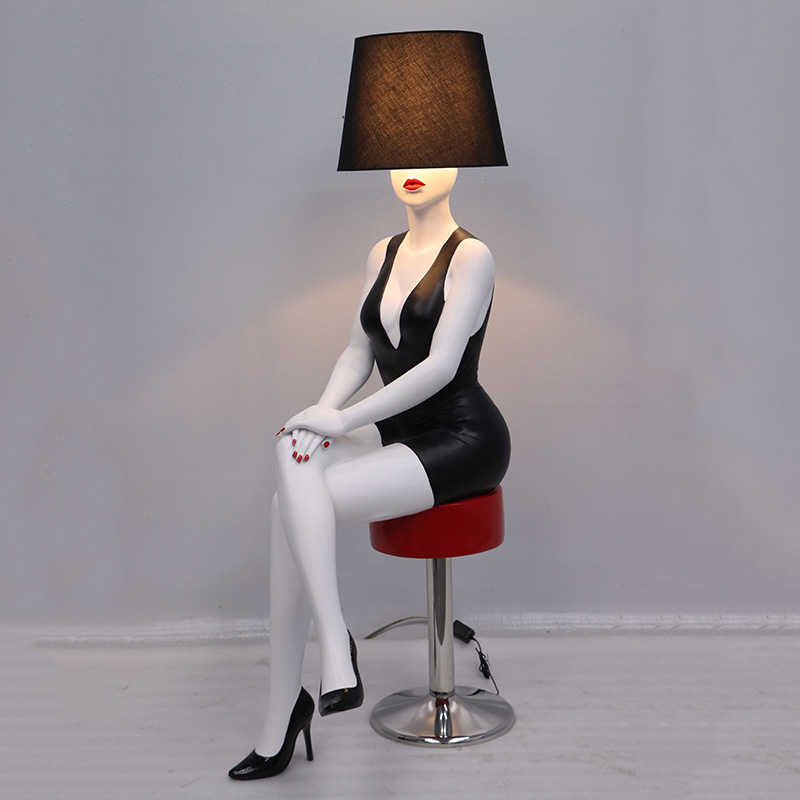 Bar Lady Lumiere