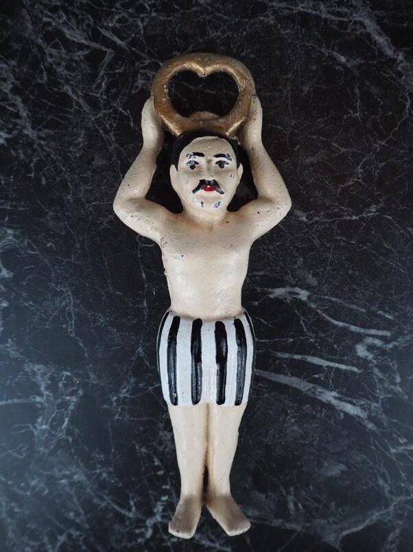 Man to dive Bottle Opener black
