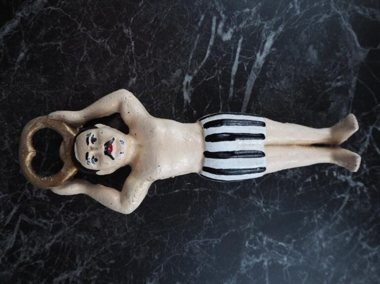 Man to dive Bottle Opener black - Image 2
