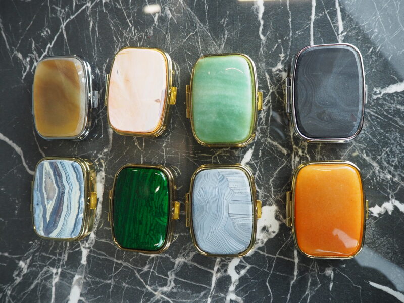 Pillbox rect ass stones