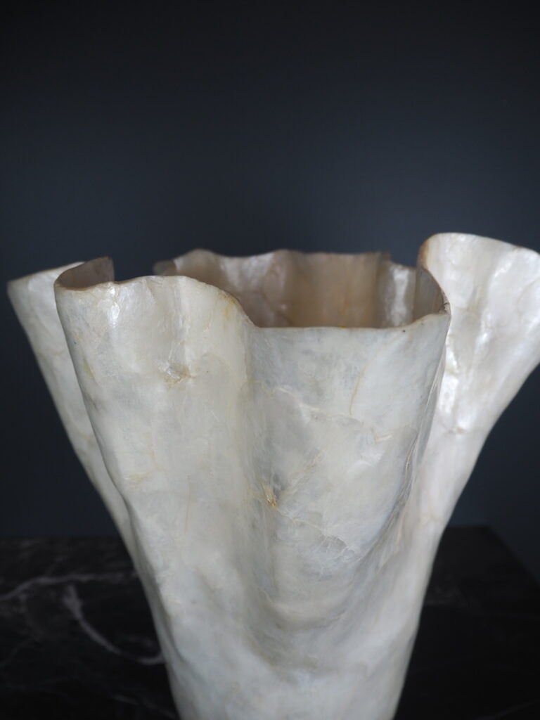 Capiz wavy vase 30 cm - Image 3